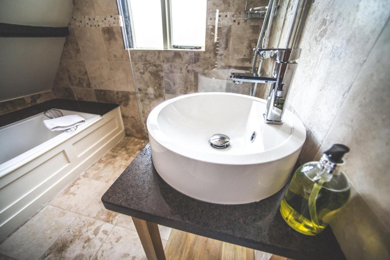 Jeakes House Bed & Breakfast Rye Dış mekan fotoğraf A vessel sink
